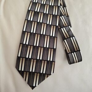 Hermoso Black And Brown Geometric Patterned Silk Necktie Tie